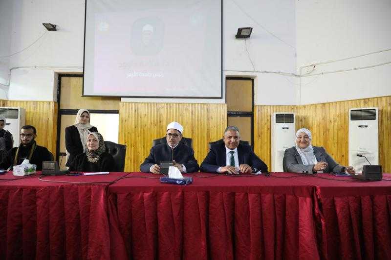 الدكتورة خضرة سالم: الفتاة الأزهرية نموذج يحتذى به على مر التاريخ