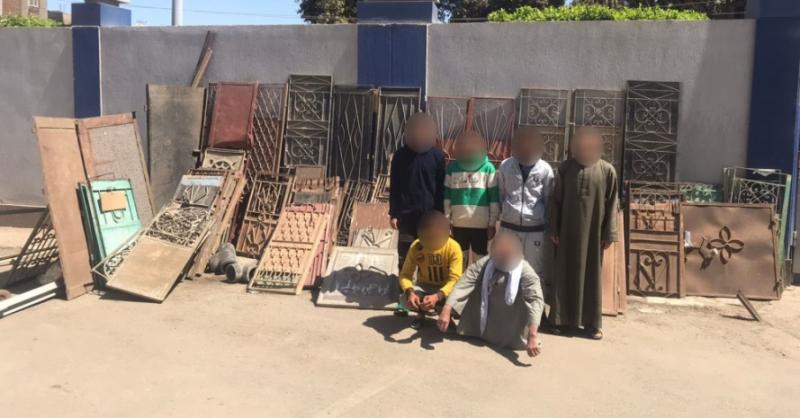 تشكيل عصابى لسرقة أبواب المقابر