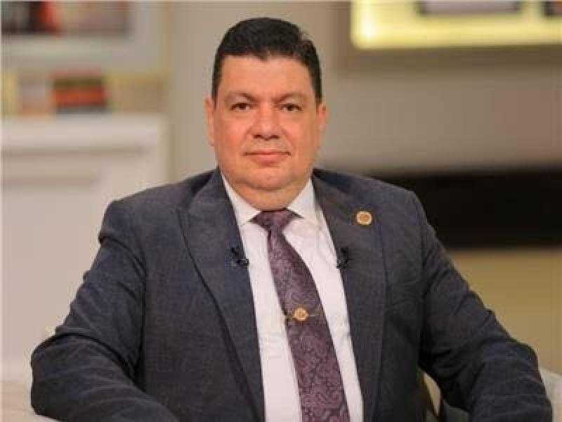 بعد 40 شهرًا من التصنيع.. الوكيل يعرب عن فخره ببدء تحريك وعاء ضغط المفاعل الأول بمحطة الضبعة