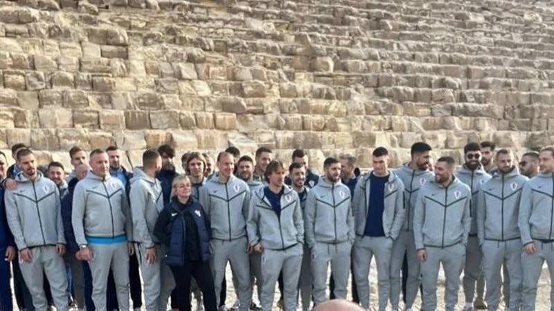 منتخب كرواتيا في جولة سياحية بالأهرامات قبل مواجهة مصر.. صور