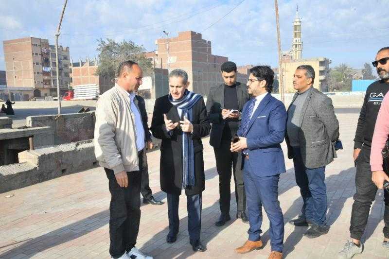 محافظ الغربية يتفقد المواقع المقترحة لعربات الطعام المتنقلة بالمحلة