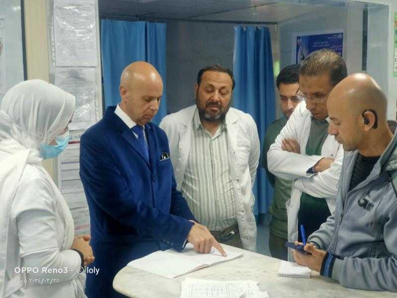 وكيل وزارة الصحة بالشرقية يتفقد سير العمل بمستشفى القرين المركزي