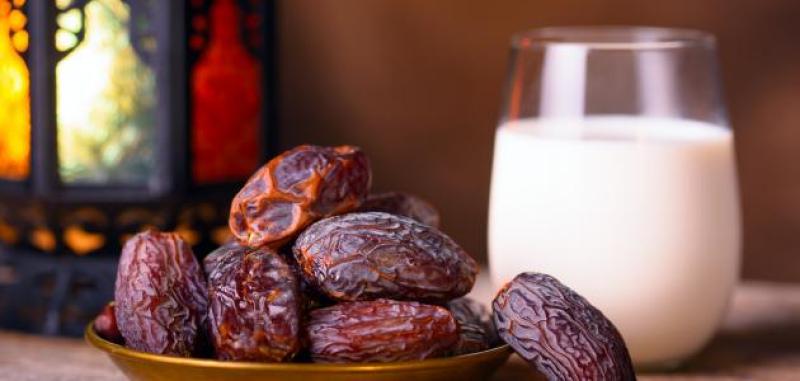 بلح باللبن