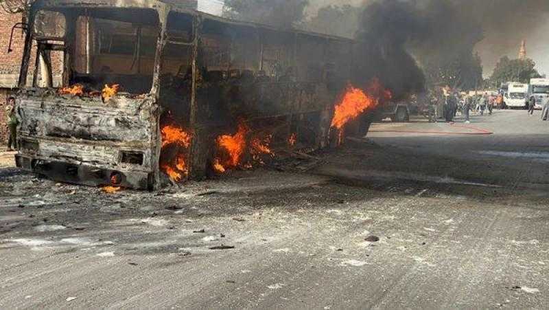 حريق يلتهم مينى باص بالطريق الزراعى بالقليوبية l صور