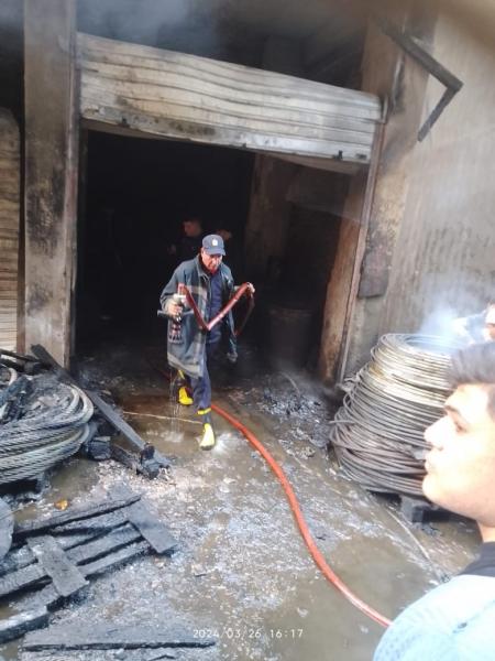 حريق مخزن لمراكب الصيد في دمياط |صور