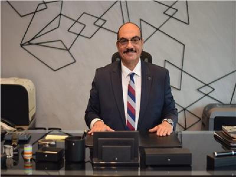 أستاذ العلوم السياسية