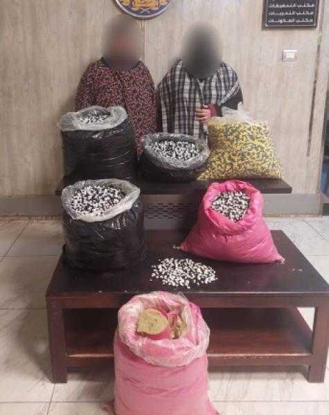 ضبط 3 أشخاص لتصنيع أدوية تخسيس ومكملات غذائية وترويجها على فيسبوك l صور