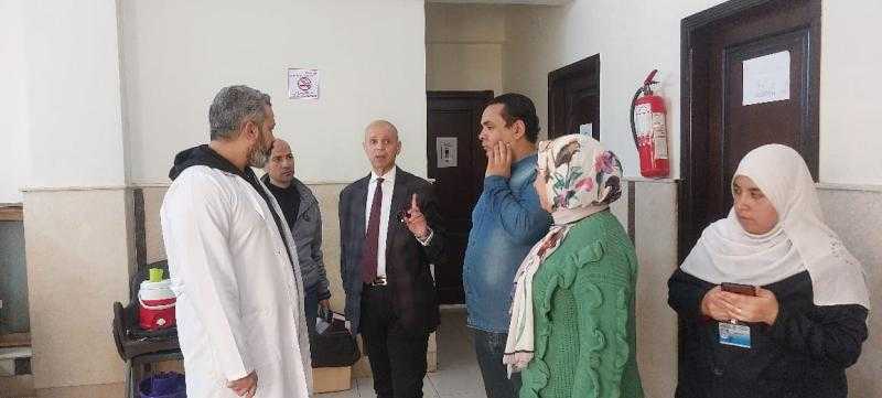 وكيل الصحة بالشرقية يتفقد الخدمة الطبية بمستشفى الزقازيق