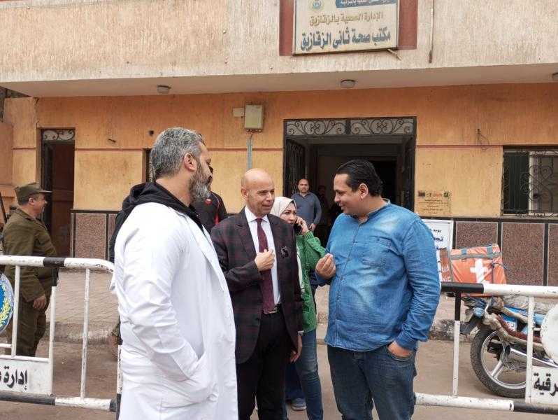 وكيل وزارة الصحة بالشرقية يتفقد سير العمل بمكتب صحة ثان الزقازيق