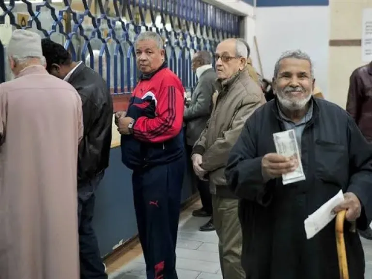 معاشات شهر إبريل