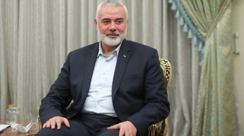 رئيس الأركان الإيراني يلتقي بإسماعيل هنية في طهران