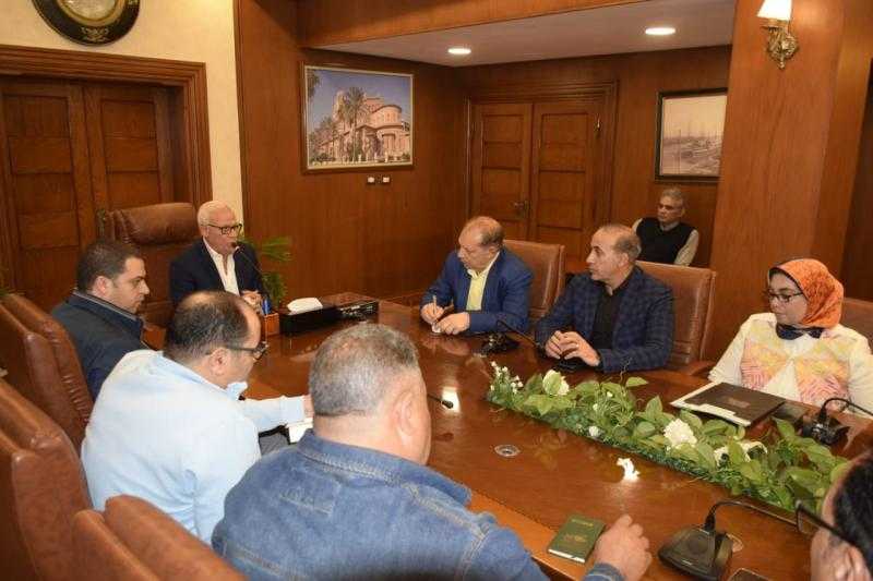محافظ بورسعيد يُتابع الموقف التنفيذي لعدد من المشروعات التنموية والخدمية