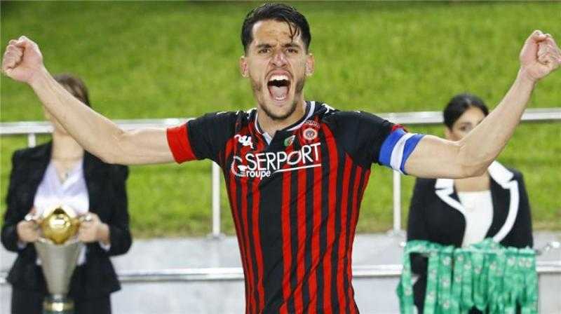 مدرب منتخب الجزائر يشيد بمستوى زين الدين بلعيد