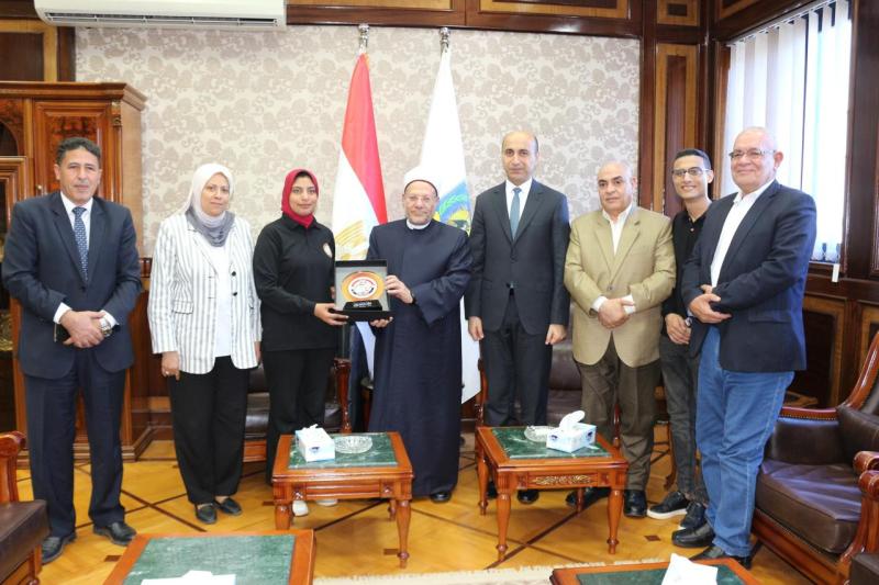 جامعة دمنهور تكرم مفتي الجمهورية 