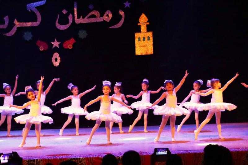 منها صندوق الدنيا وبحيرة البجع عروض فنية مبهرة لفراشات الباليه بمسرح 23 يوليو بالمحلة