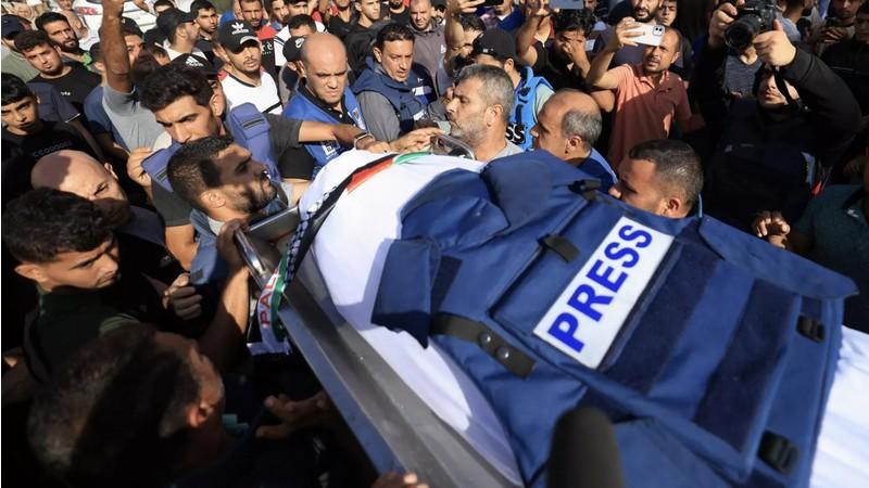إعلام غزة يكشف حصيلة الشهداء الصحفيين منذ اندلاع الحرب حتى الآن