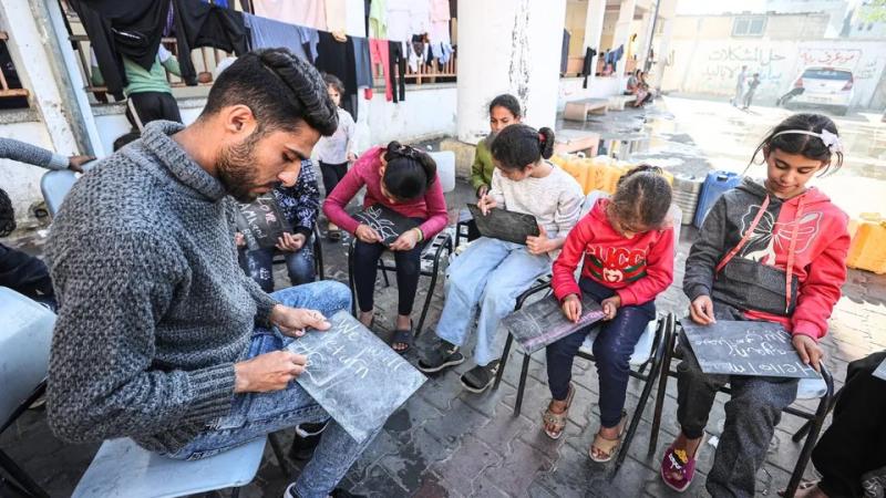 التعليم الفلسطيني يكشف حصيلة استشهاد الطلاب منذ اندلاع الحرب حتى الآن