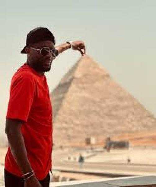 موديست يُعلق على زيارته لـ الأهرامات: مصر بلد الحضارة والتاريخ