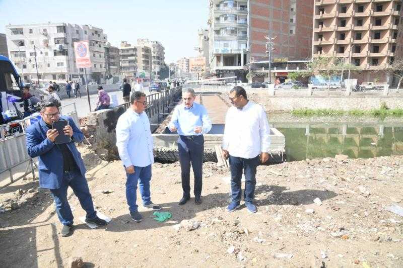 محافظ الغربية يتفقد أعمال تطوير كوبري سكة المحلة والمحور المروري بميت حبيش