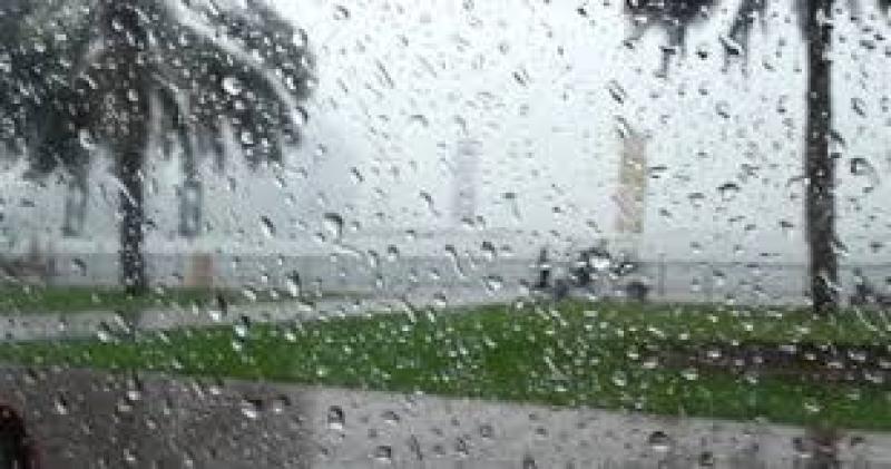 سقوط الأمطار