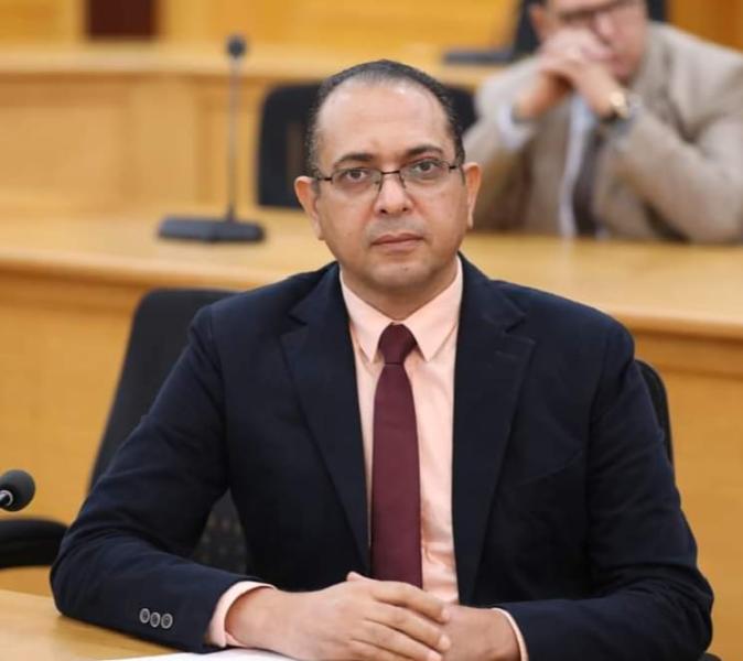 الدكتور خالد عباس
