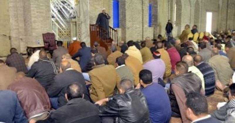 خطيب الجمعة بالسيدة زينب: أداء حق الله في المال ينشر السلام في الأرض