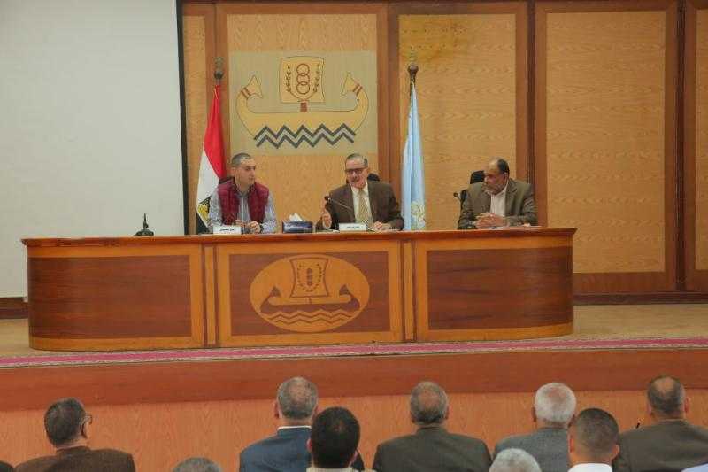 محافظ كفر الشيخ يتابع موقف تنفيذ إزالة التعديات على الأراضي الزراعية وأملاك الدولة والبناء المخالف