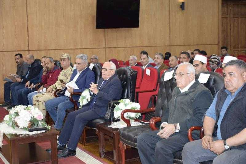 محافظ بورسعيد يوجه برفع درجة الاستعداد القصوى بجميع القطاعات الخدمية