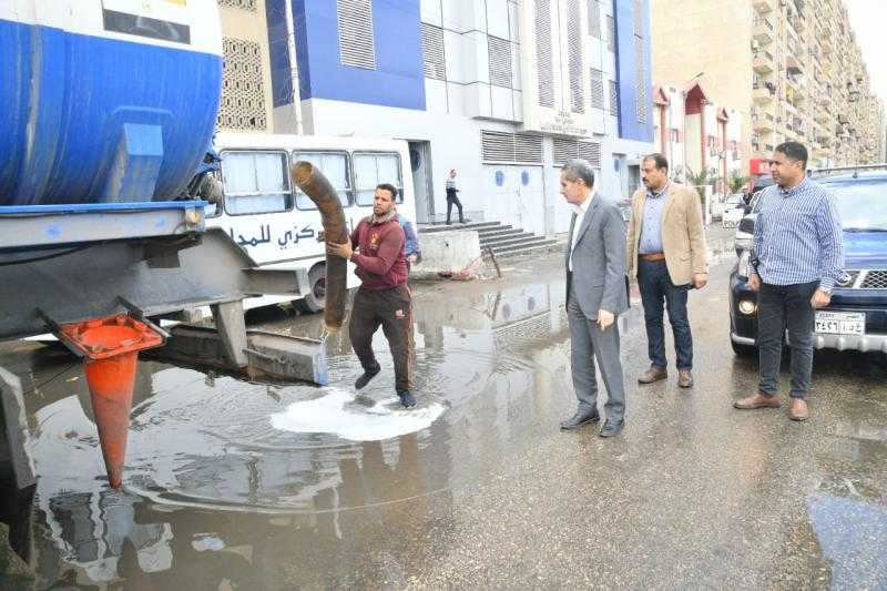 محافظ الغربية يتابع جهود رفع نواتج الأمطار
