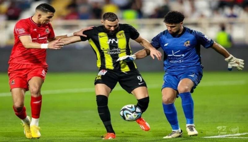 اتحاد جدة يقصي الوحدة ويصعد لنهائي السوبر السعودي.. فيديو