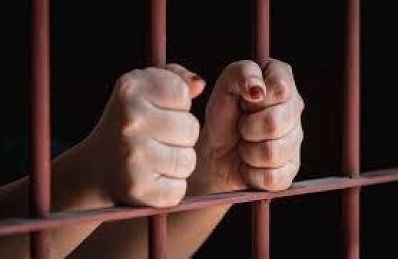 حبس المتهمة 