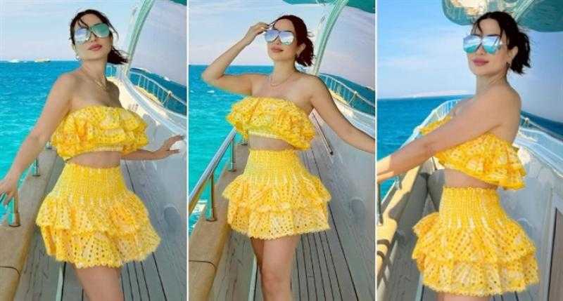 بـCrop Top وتنورة قصيرة.. نسرين طافش تستمتع بإجازة العيد في الجونة