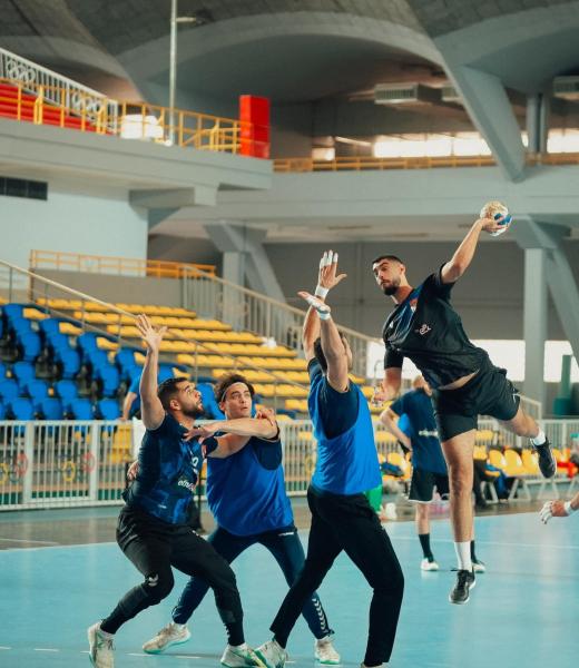 رجال يد الأهلي ينهي مرانه الثاني بالجزائر استعدادًا لمواجهة بي إم سي الكونغولي