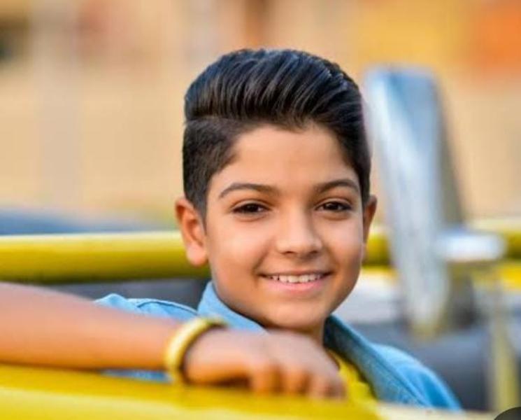 محمد أسامة يروج لأغنيته الجديدة «شكر خاص»