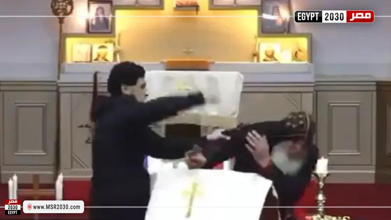 طعن كاهن في كنيسة