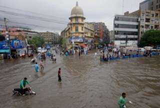 كم بلغت حصيلة القتلى في فيضانات باكستان 2024؟