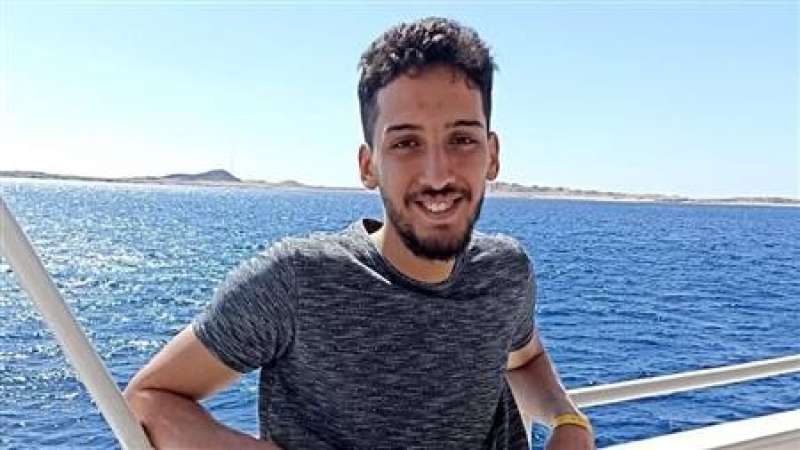 الشاب المتوفي 