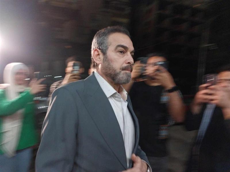أحمد عبدالعزيز بعزاء شيرين سيف النصر