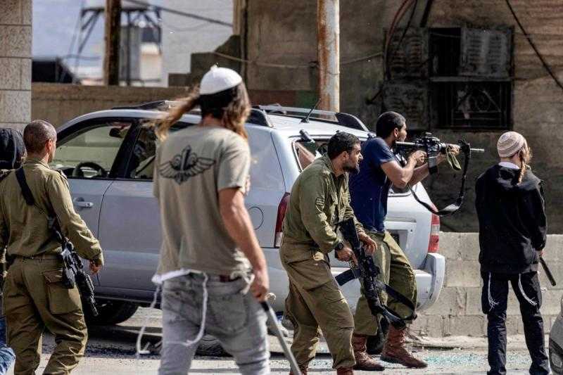 إصابة فلسطينيين برصاص مستوطنين في الضفة الغربية