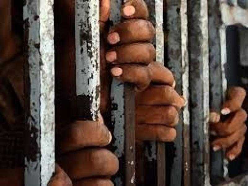 ضبط 3 أشخاص بتهمة تصوير وبث مقاطع فيديوهات مخلة بالآداب