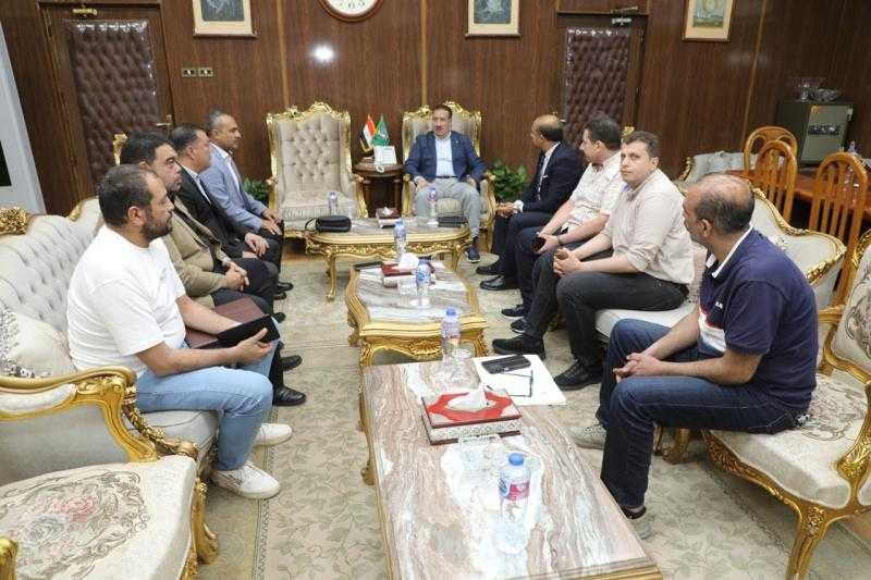 محافظ المنوفية يلتقي وفد وزارة البيئة لمناقشة آلية تنفيذ رسوم النظافة الجديدة