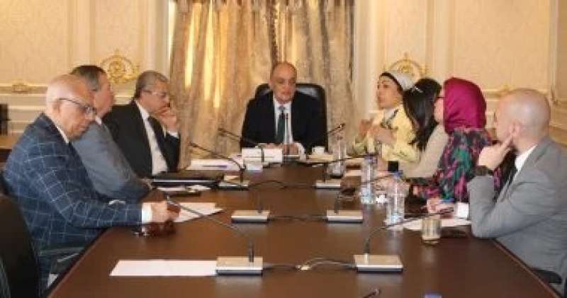 لجنة المشروعات المتوسطة والصغيرة ومتناهية الصغر