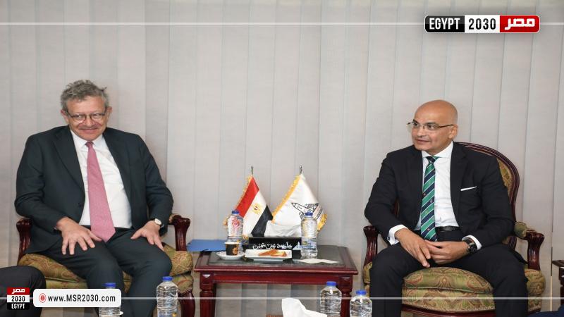رئيس جامعة عين شمس والسفير الفرنسي بالقاهرة