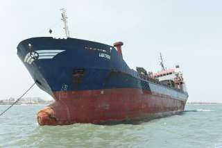 وحدات الإنقاذ بقناة السويس تنجح في إنقاذ سفينة وطاقمها من الغرق قبل عبورها للقناة