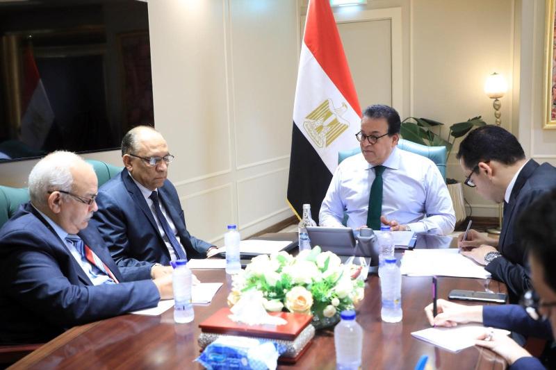 وزير الصحة يعقد اجتماعًا لمتابعة آخر مستجدات المشروع القومي لتنمية الأسرة المصرية