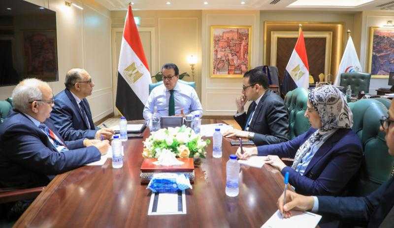 وزير الصحة يعقد اجتماعا لمتابعة آخر مستجدات المشروع القومي لتنمية الأسرة المصرية