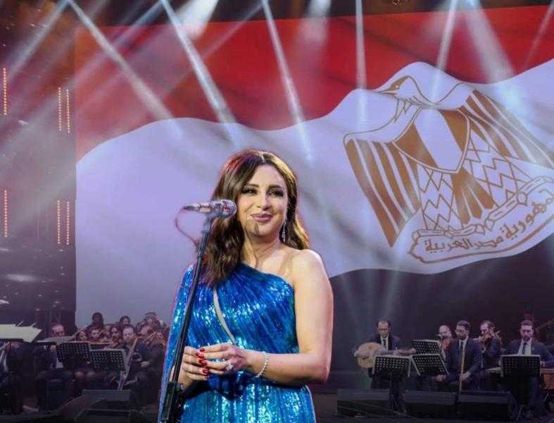 بسعر خيالي.. لن تصدق تكلفة إطلالة الفنانة أنغام في حفلها الأخير