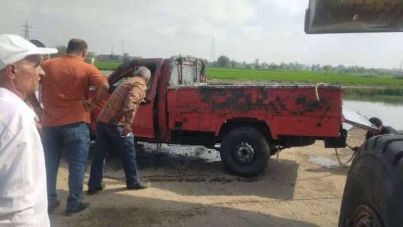 انقلاب سيارة في مصرف