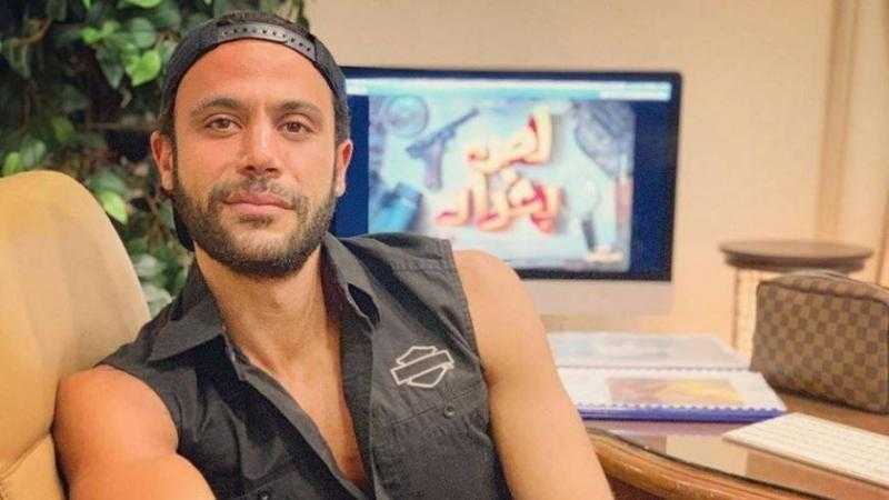 محمد إمام يكشف عن صورة جديدة من فيلم اللعب مع العيال: «عمل مختلف»