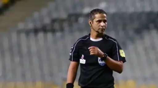 محمود عاشور يقود تقنية الفيديو في مباراة مالي وجزر القمر